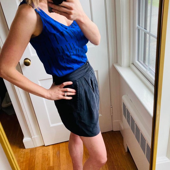 Rag bone black 100% silk pleated high waisted shorts - Picture 2 of 4